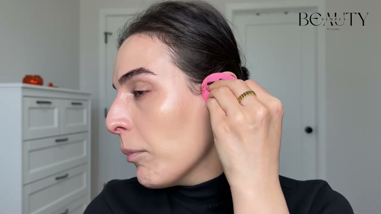 THE PERFORMER Skin-Focused Foundation