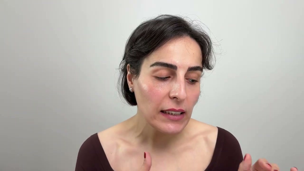 @simplybeautybyfatemeh-x8i reviewing BLUME Sunburst Mineral SPF 50 at 01:17 in a YouTube Shorts video