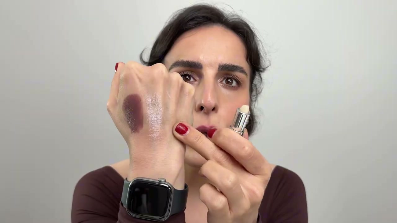 @simplybeautybyfatemeh-x8i reviewing Rabanne Dramalips Glassy Pearly Lipstick at 20:08 in a YouTube Shorts video
