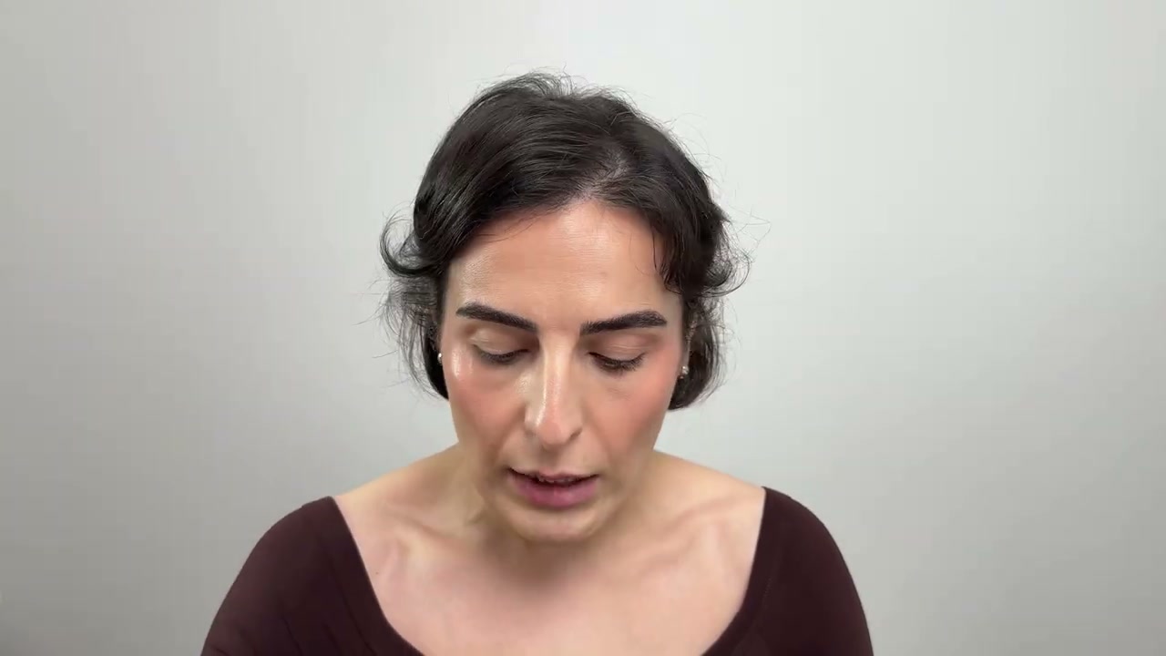 @simplybeautybyfatemeh-x8i reviewing Rabanne Mini Eyeshadow Palette Duo at 12:45 in a YouTube Shorts video