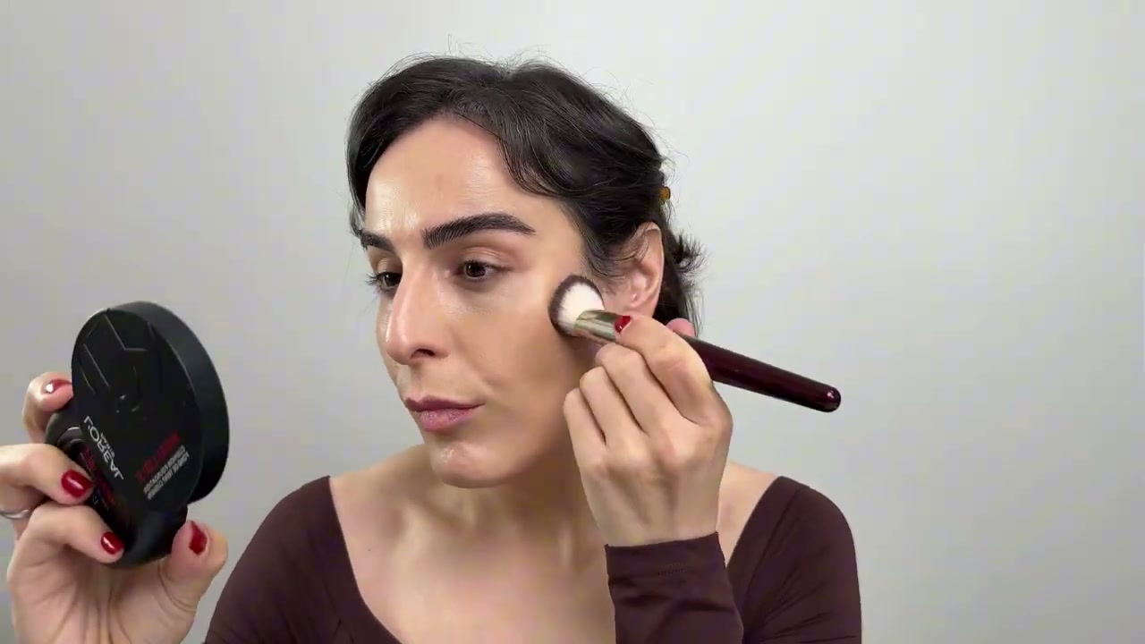 @simplybeautybyfatemeh-x8i reviewing REFY Water Bronzer Liquid Cushion with Ceramides at 07:56 in a YouTube Shorts video