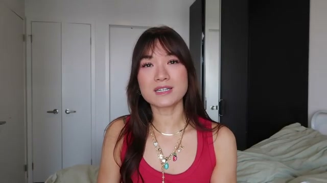 @simplyshellaby reviewing Gap Linen Pants at 04:54 in a YouTube Shorts video