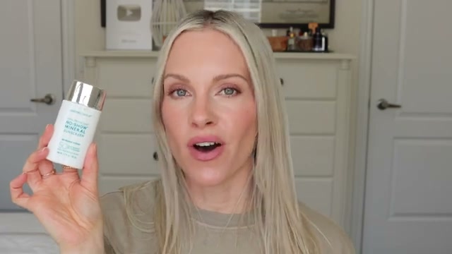 @sincerelymissash reviewing Colorescience Total Protection No-Show Mineral Sunscreen at 06:31 in a YouTube Shorts video