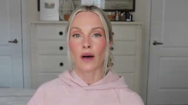 @sincerelymissash reviewing CurrentBody LED Neck & Décolletage Series 2 Mask at 08:00 in a YouTube Shorts video