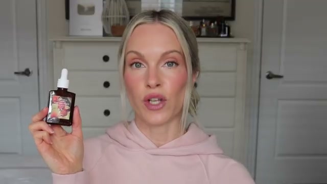 @sincerelymissash reviewing Dr. Althea Vitamin C Boosting Serum at 05:50 in a YouTube Shorts video