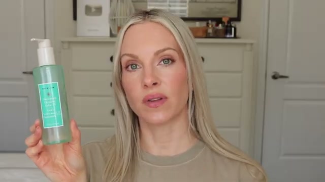 @sincerelymissash reviewing Naturium Niacinamide Cleansing Gel 3% at 16:42 in a YouTube Shorts video