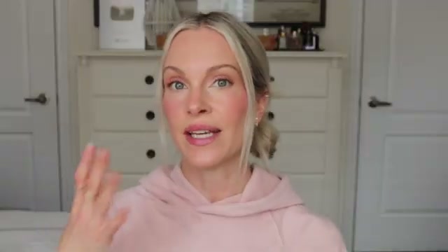 @sincerelymissash reviewing NIOD Superoxide Dismutase Saccharide Mist at 04:38 in a YouTube Shorts video