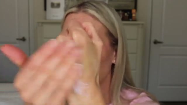 @sincerelymissash reviewing One Skin OS-01 Body SPF 30 at 13:03 in a YouTube Shorts video