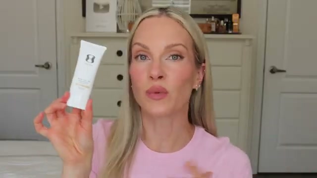 @sincerelymissash reviewing One Skin OS-01 Face SPF 30 at 09:30 in a YouTube Shorts video