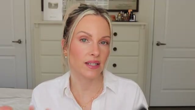 Dew Bronze Soft-Focus Effortless Liquid Bronzer