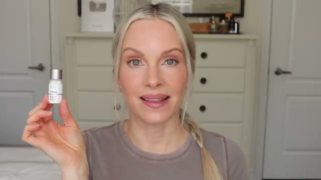 @sincerelymissash reviewing The Ordinary Sulfur 10% Powder-to-Cream Concentrate at 10:48 in a YouTube Shorts video