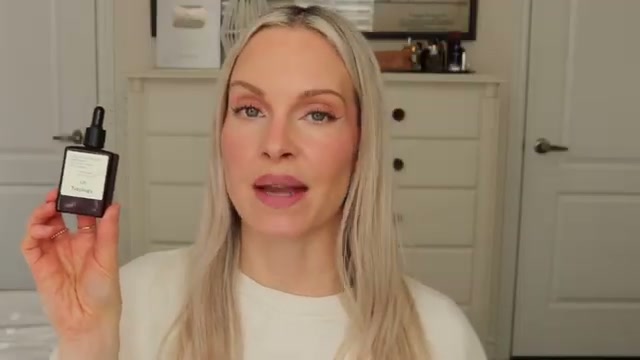 @sincerelymissash reviewing Typology Gradual Self-Tanning Serum at 20:29 in a YouTube Shorts video