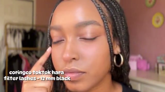 @skybxyy reviewing CORINGCO Toktok Hara Filter Lashes at 06:02 in a YouTube Shorts video