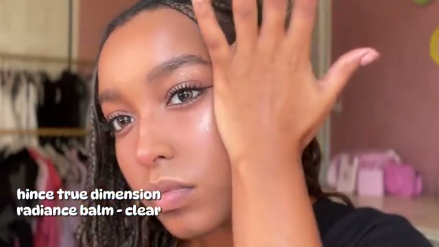 @skybxyy reviewing hince True Dimension Radiance Balm at 08:10 in a YouTube Shorts video