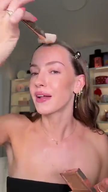 @skylerreneee reviewing Patrick Ta Major Sculpt Crème Contour & Powder Bronzer Duo at 00:31 in a YouTube Shorts video