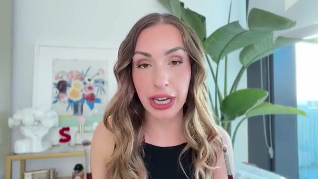 @sofiaseesbeauty reviewing BK Beauty 203 Shader Brush at 32:30 in a YouTube Shorts video