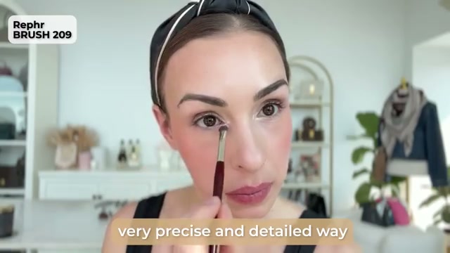 @sofiaseesbeauty reviewing BK Beauty 209 Mini Shader at 33:08 in a YouTube Shorts video