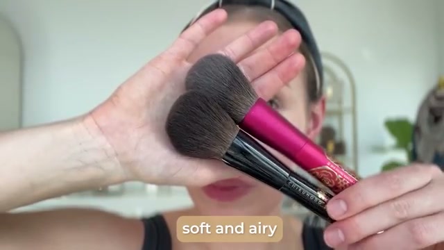 @sofiaseesbeauty reviewing CHIKUHODO Mk-Sk (sakura) Powder Brush, Makie Series at 17:28 in a YouTube Shorts video