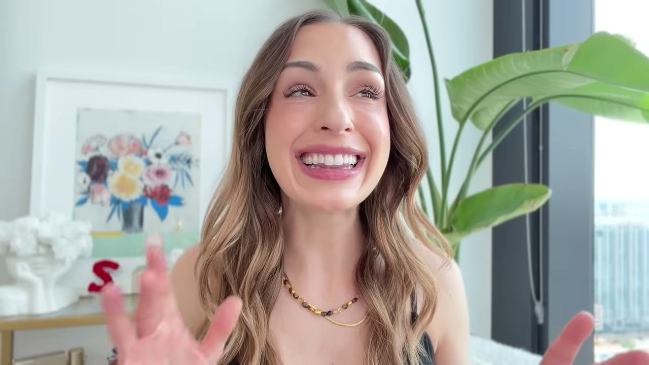 @sofiaseesbeauty reviewing Jo Malone Wood Sage & Sea Salt Diffuser & Candle Set at 34:56 in a YouTube Shorts video