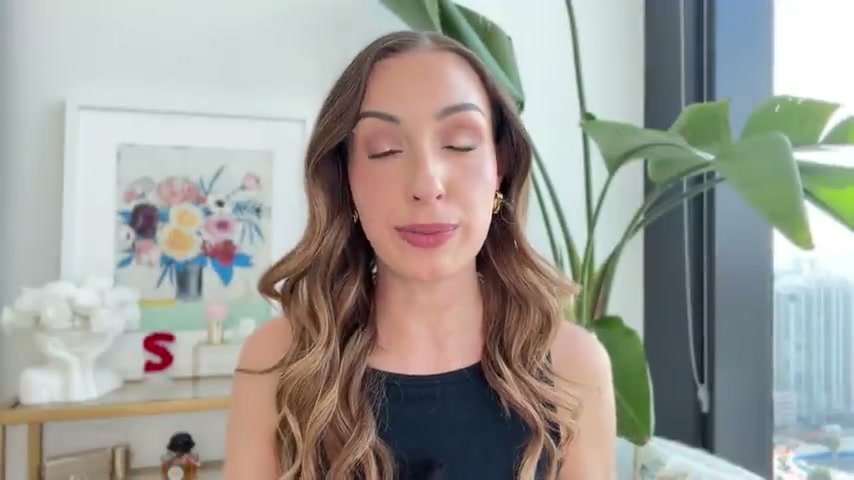 @sofiaseesbeauty reviewing NARS Laguna Bronzing Powder at 11:50 in a YouTube Shorts video
