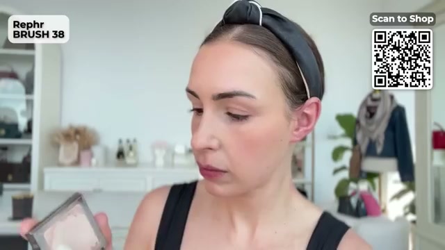 @sofiaseesbeauty reviewing Rephr Brush 38 Cheek Brush at 19:47 in a YouTube Shorts video