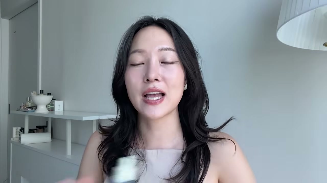 @soobeauty_official reviewing Dr. Reju-All PDRN Copper Peptide Serum at 08:38 in a YouTube Shorts video
