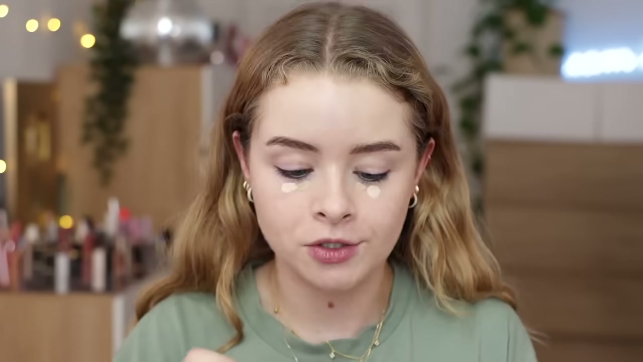 @sophdoeslife reviewing Catrice True Skin High Cover Concealer at 06:26 in a YouTube Shorts video