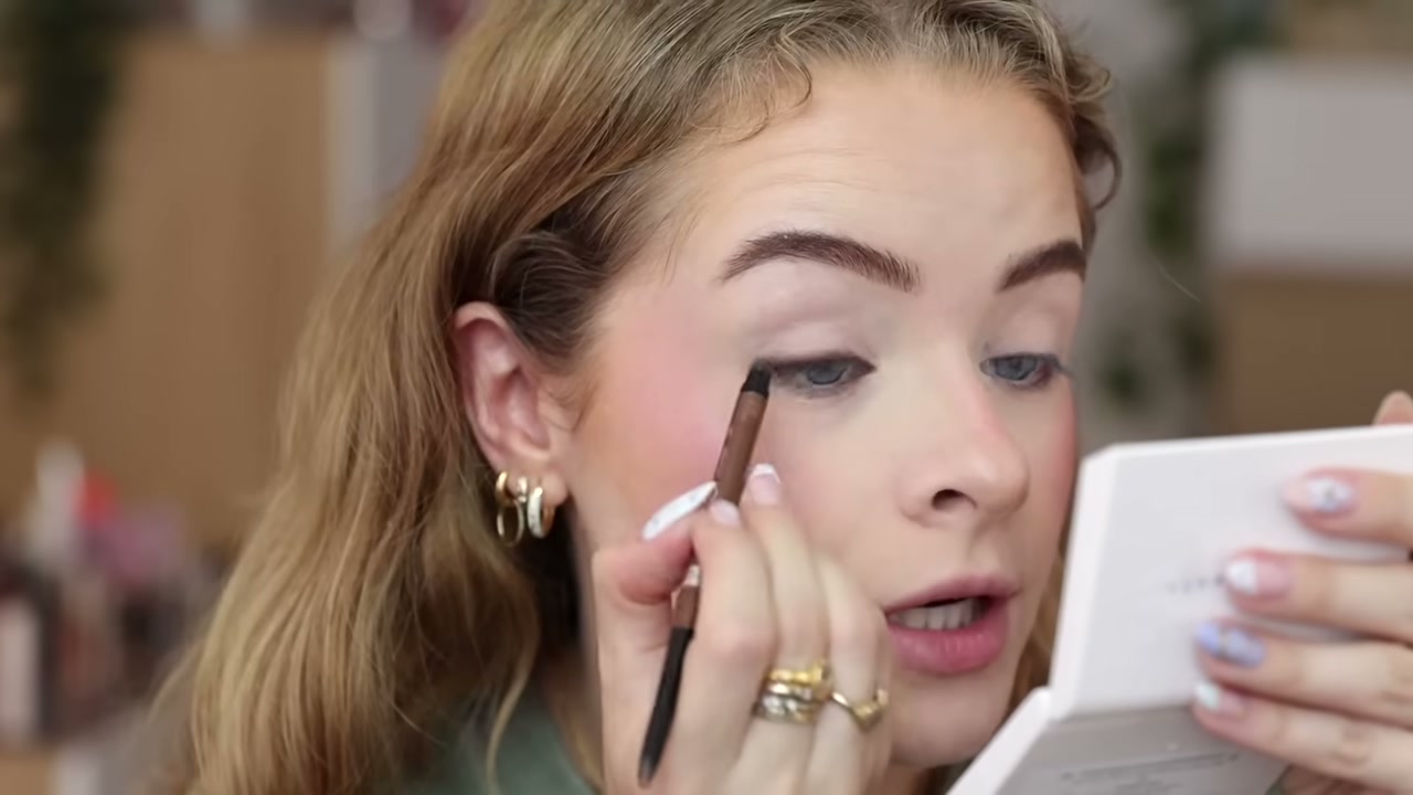 @sophdoeslife reviewing e.l.f. Cosmetics Glow Reviver Lipstick at 12:46 in a YouTube Shorts video