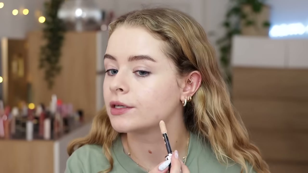 @sophdoeslife reviewing L'Oreal Paris Infallible More Than Concealer at 06:00 in a YouTube Shorts video