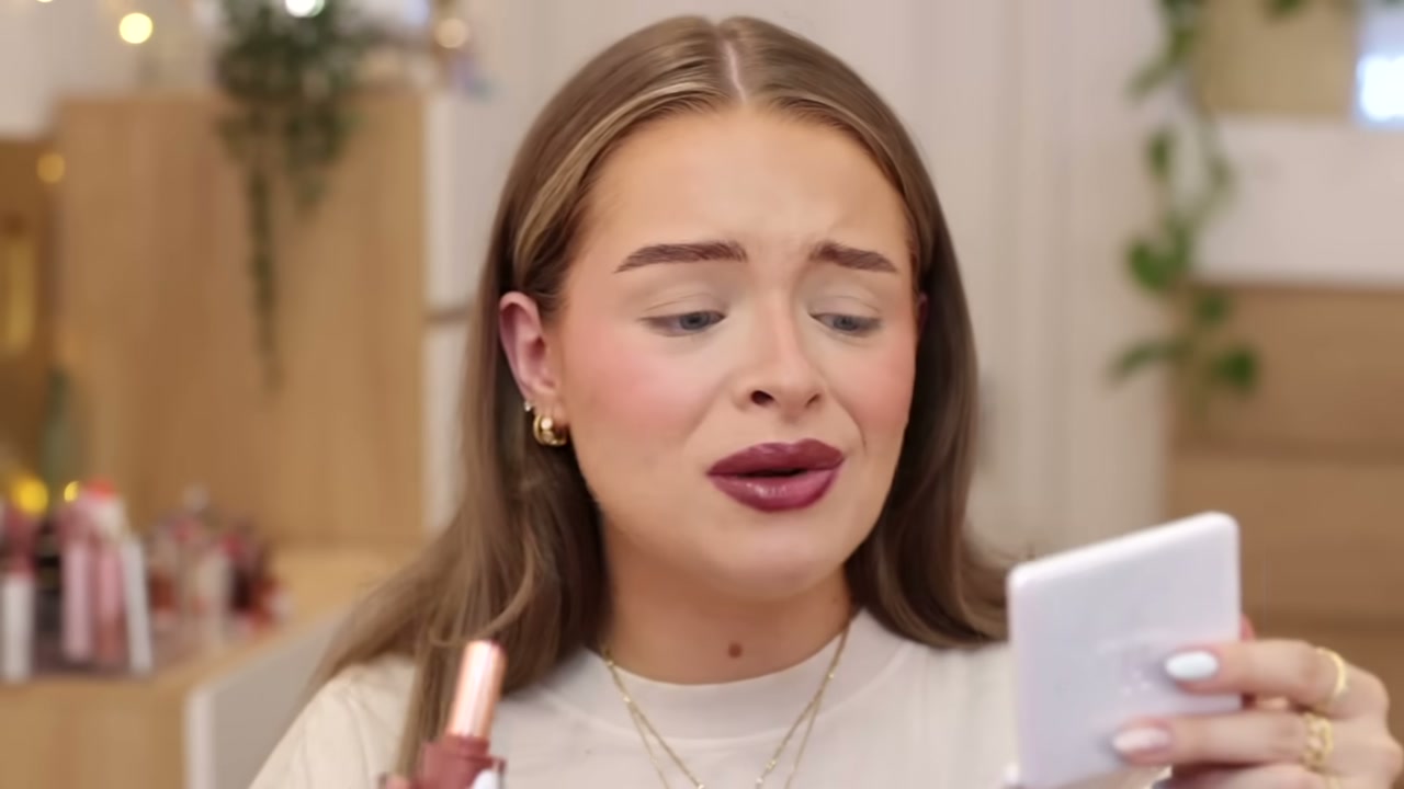 Pout Lip Gloss Stick