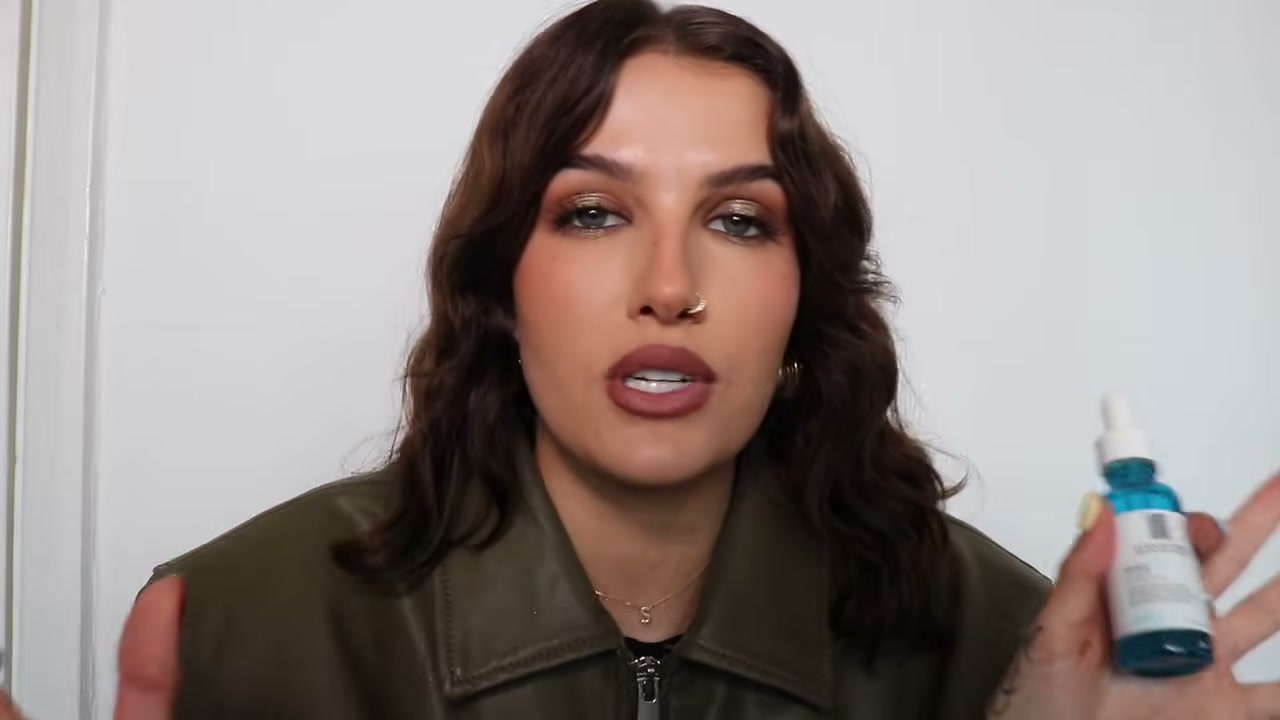 @sophiefloyd reviewing La Roche-Posay B5 Serum at 03:53 in a YouTube Shorts video