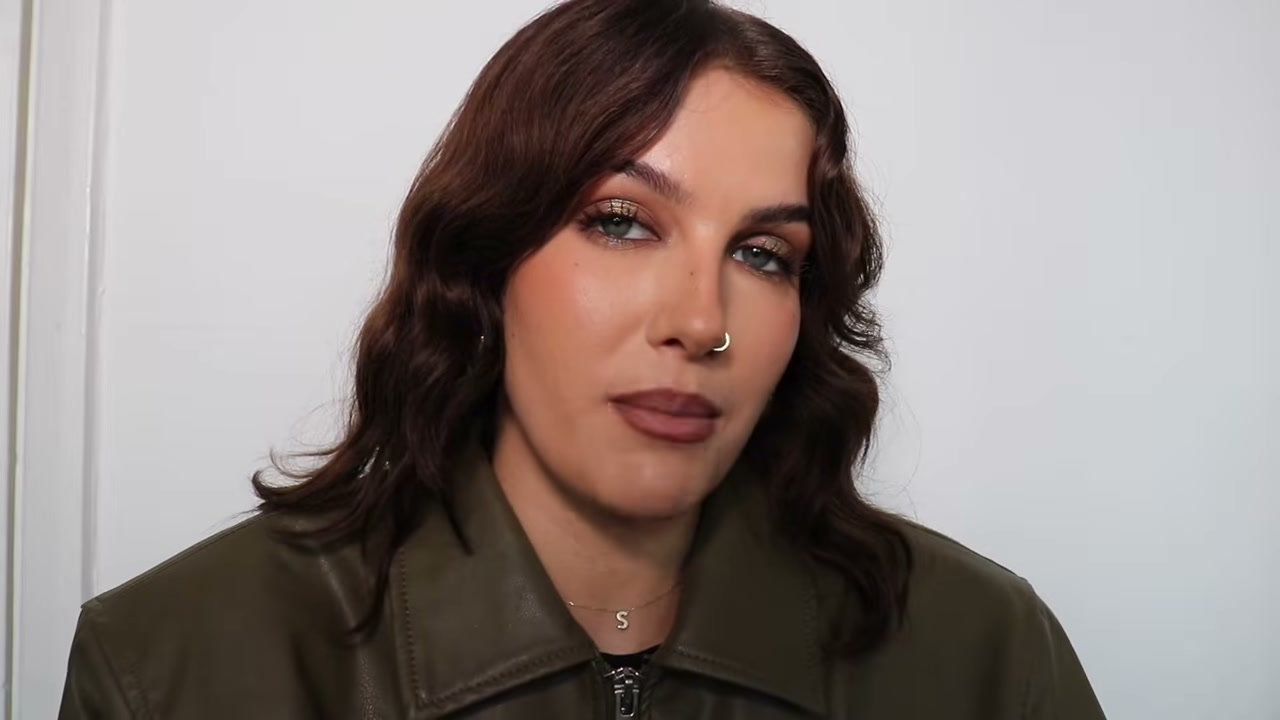 @sophiefloyd reviewing Nabla Beyond Bold Mascara at 23:41 in a YouTube Shorts video