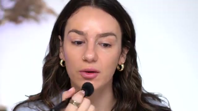 HD Skin Balancing and Perfecting Natural Finish Longwear Foundation