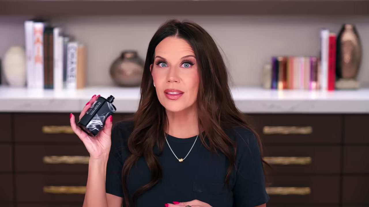 @tati reviewing Commodity Milk Orchid Eu De Parfum at 04:50 in a YouTube Shorts video