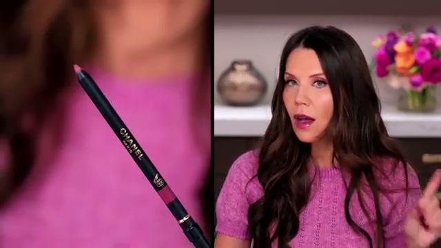 @tati reviewing Dolce&Gabbana It's Lit! All Over Micro Highlighter at 21:17 in a YouTube Shorts video