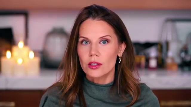 @tati reviewing Essence Tubing Mascara at 17:56 in a YouTube Shorts video
