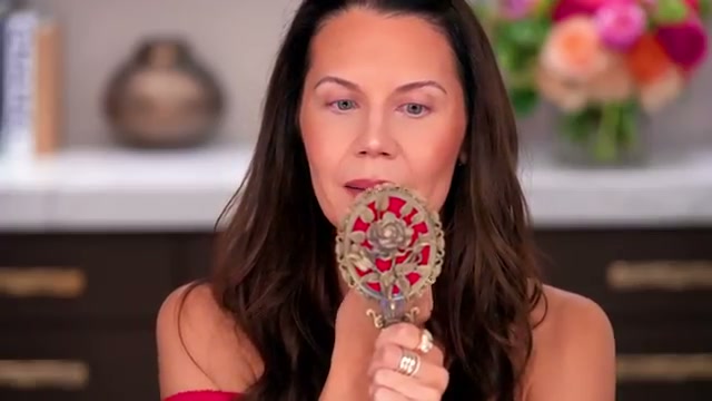 @tati reviewing Makeup Revolution Blur Lip Shaper at 07:06 in a YouTube Shorts video