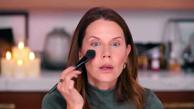 @tati reviewing Marie Claire Setting Powder at 09:39 in a YouTube Shorts video