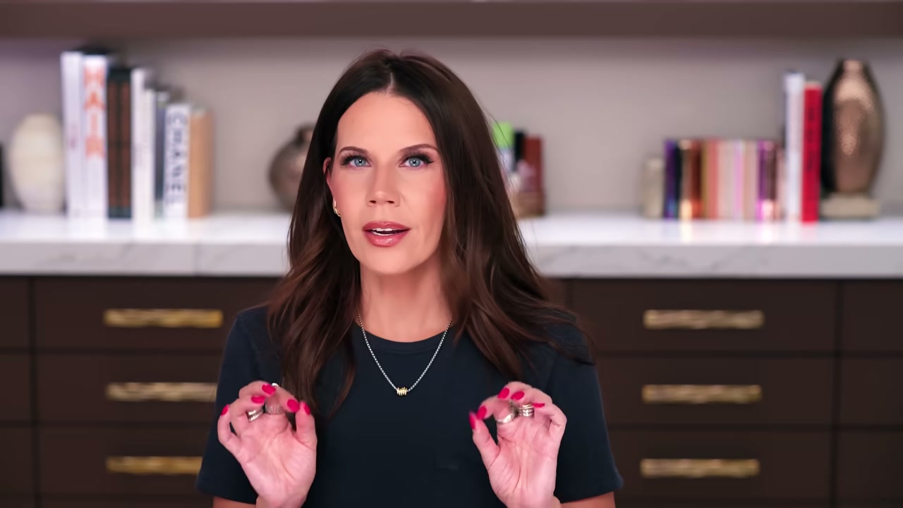 @tati reviewing Sahajan Sacred Flower Face Oil at 09:06 in a YouTube Shorts video