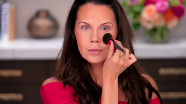 @tati reviewing Wet n Wild Color Icon Blush at 05:12 in a YouTube Shorts video