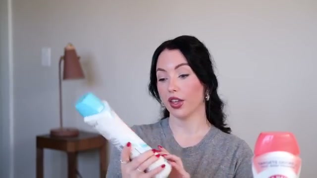 @taylorwynn reviewing Arm & Hammer Odor Blasters Fresh Botanical Scent Beads at 07:11 in a YouTube Shorts video