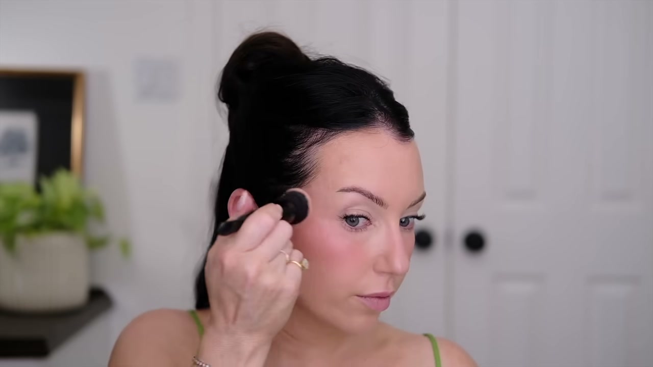 @taylorwynn reviewing CoverGirl Skin Enhancer Blush Bomb at 17:27 in a YouTube Shorts video