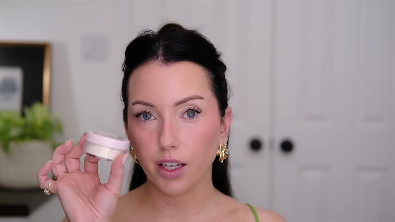 @taylorwynn reviewing L.A. Girl H2O Lock Hydrating Setting Powder at 20:48 in a YouTube Shorts video