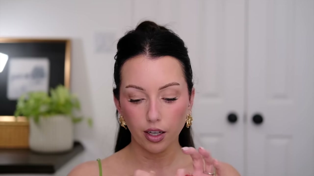 @taylorwynn reviewing MAKE UP FOR EVER Superboost Gloss at 29:50 in a YouTube Shorts video