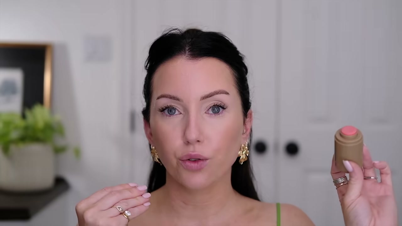 @taylorwynn reviewing Rhode Cream Blush at 15:55 in a YouTube Shorts video