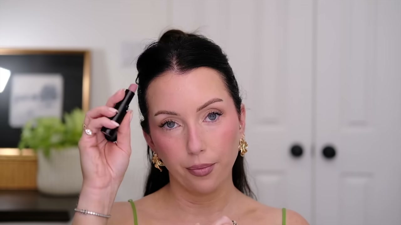 @taylorwynn reviewing Wet n Wild Skinny Dipping at 28:57 in a YouTube Shorts video