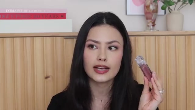 Light Lock Lip Gloss