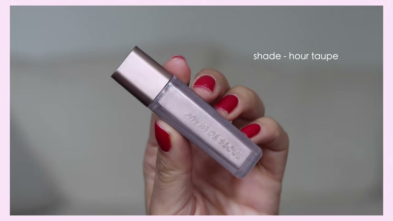 @thebeautybreakdown reviewing JAVIN DE SEOUL Wink Eye Shimmer Light at 05:27 in a YouTube Shorts video