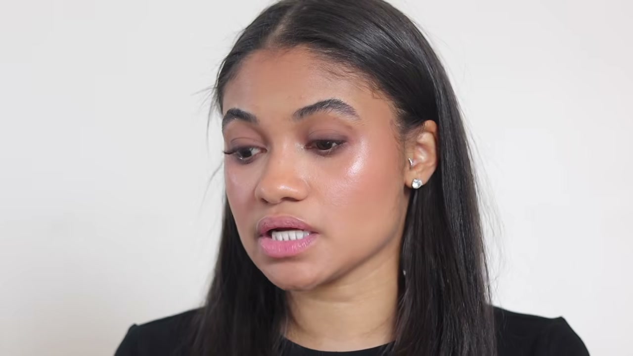 @thecleanbeautycode reviewing Finding Ferdinand The Black at 25:30 in a YouTube Shorts video