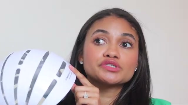 @thecleanbeautycode reviewing iRESTORE Red Light Helmet at 16:55 in a YouTube Shorts video